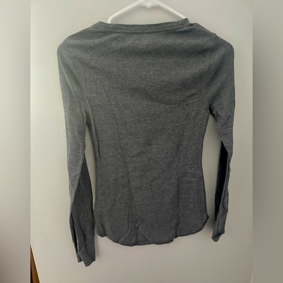 Old Navy, Women’s Small Long Sleeve Shirt, New condition - Picture 2 of 2
